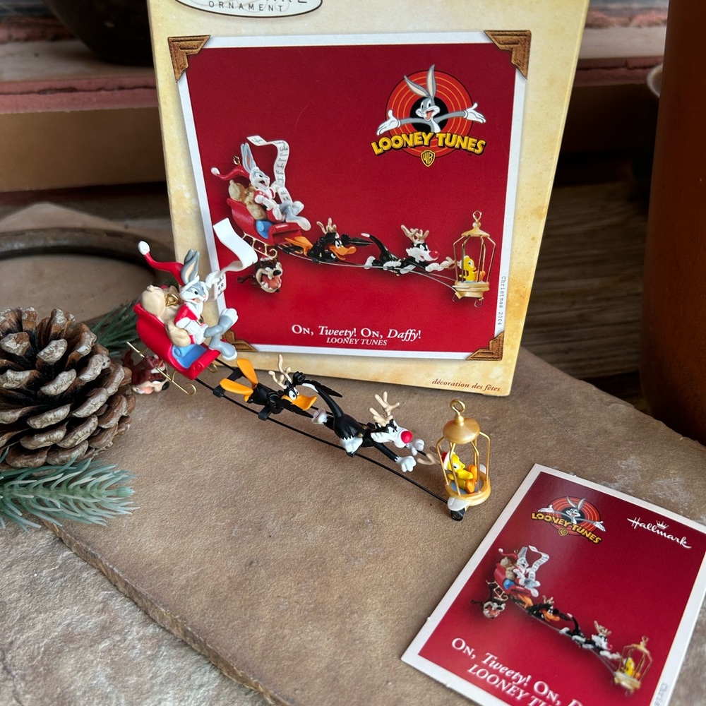 Hallmark Looney Tunes On, Tweety! On, Daffy Keepsake Ornament New in Box